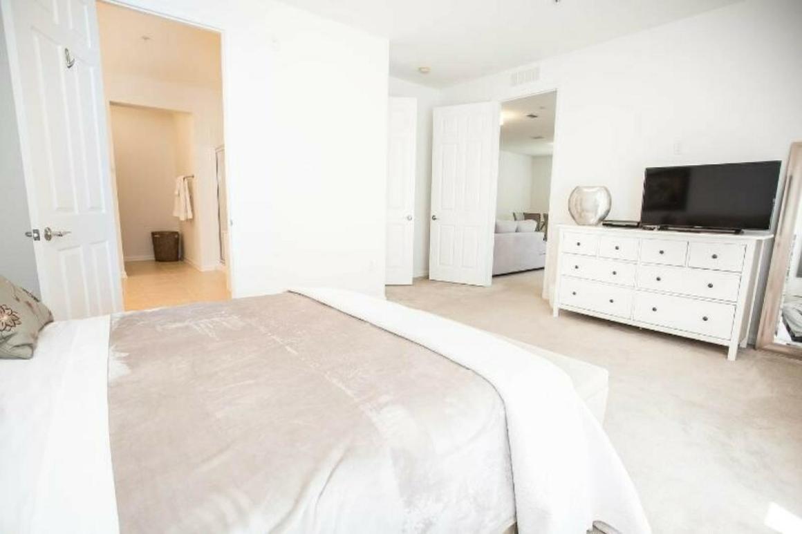 אורלנדו Modern Vacation Apartment With A Lake View At Vista Cay Resort Vc4816 מראה חיצוני תמונה